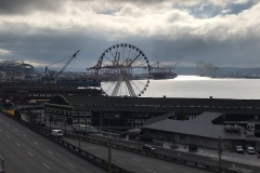 November 2018 - Blick auf die Seattle Waterfront mit dem „Great Wheel“.