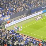 Jubel-Explosion: Schalke feiert nach dem 3:1 von Simon Terodde gegen Düsseldorf - August 2021
